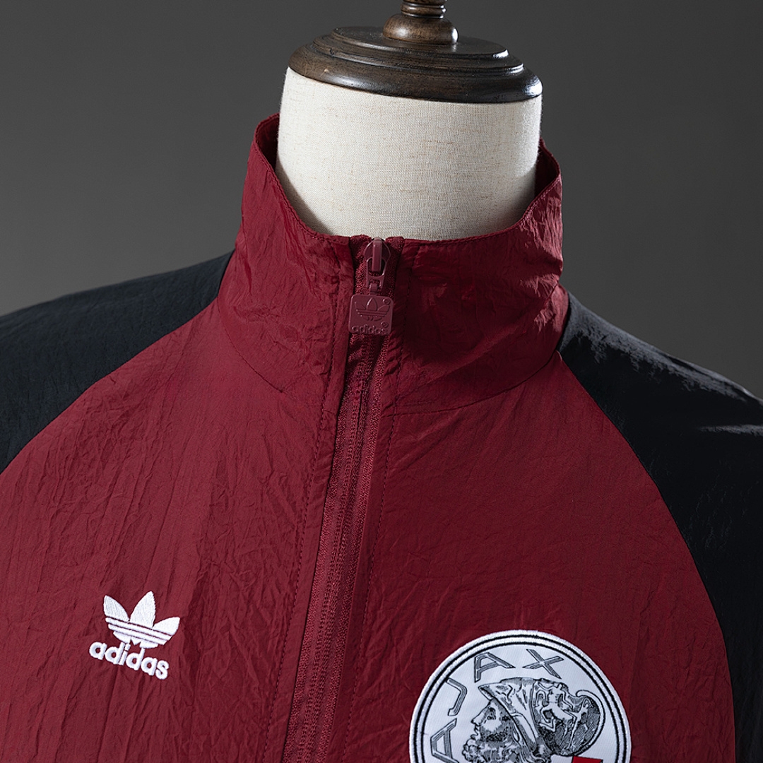 Ajax 25/26 Windbreaker – Crimson – Replica Football Soccer Jacket – S–3XL