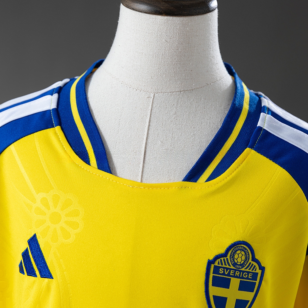 Sweden 2026 Home Kids Kit Jersey – Replica Football Soccer Shirt – Size 16-28