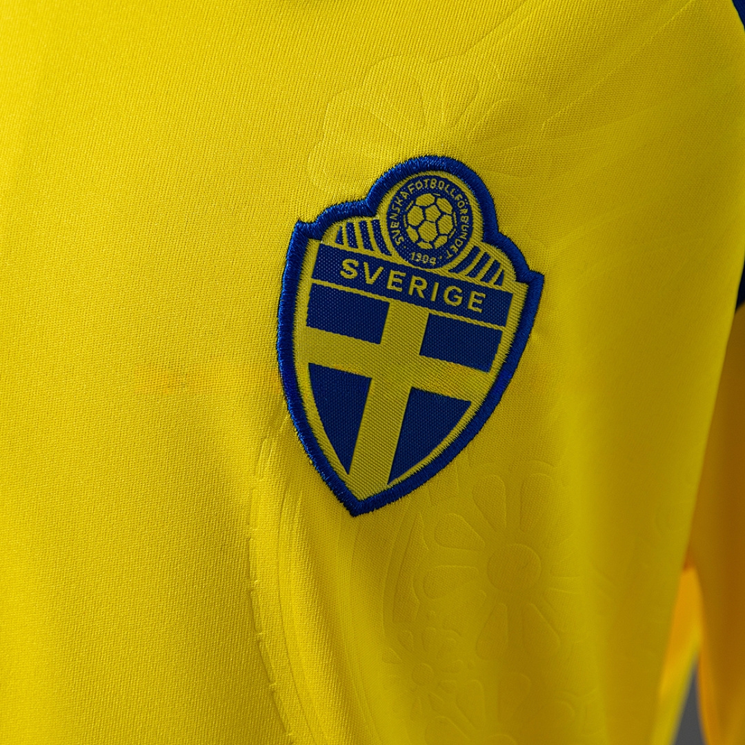 Sweden 2026 Home Kids Kit Jersey – Replica Football Soccer Shirt – Size 16-28