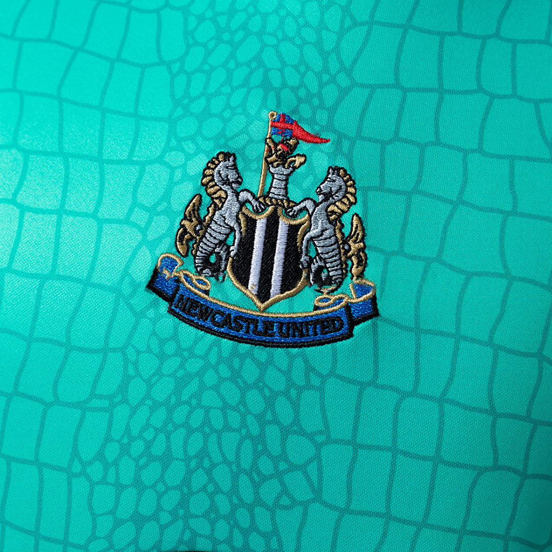 Newcastle United 97_98 Goalkeeper Retro Long-Sleeve Jersey – Replica Football Soccer Shirt – S–XXL