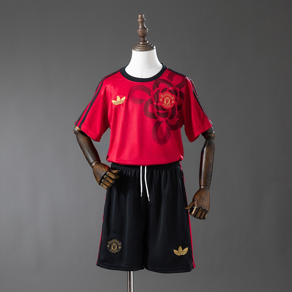 M-U 25/26 Cultural Story – Red Kids Kit Jersey – Replica Football Soccer Kit – Size 16–28