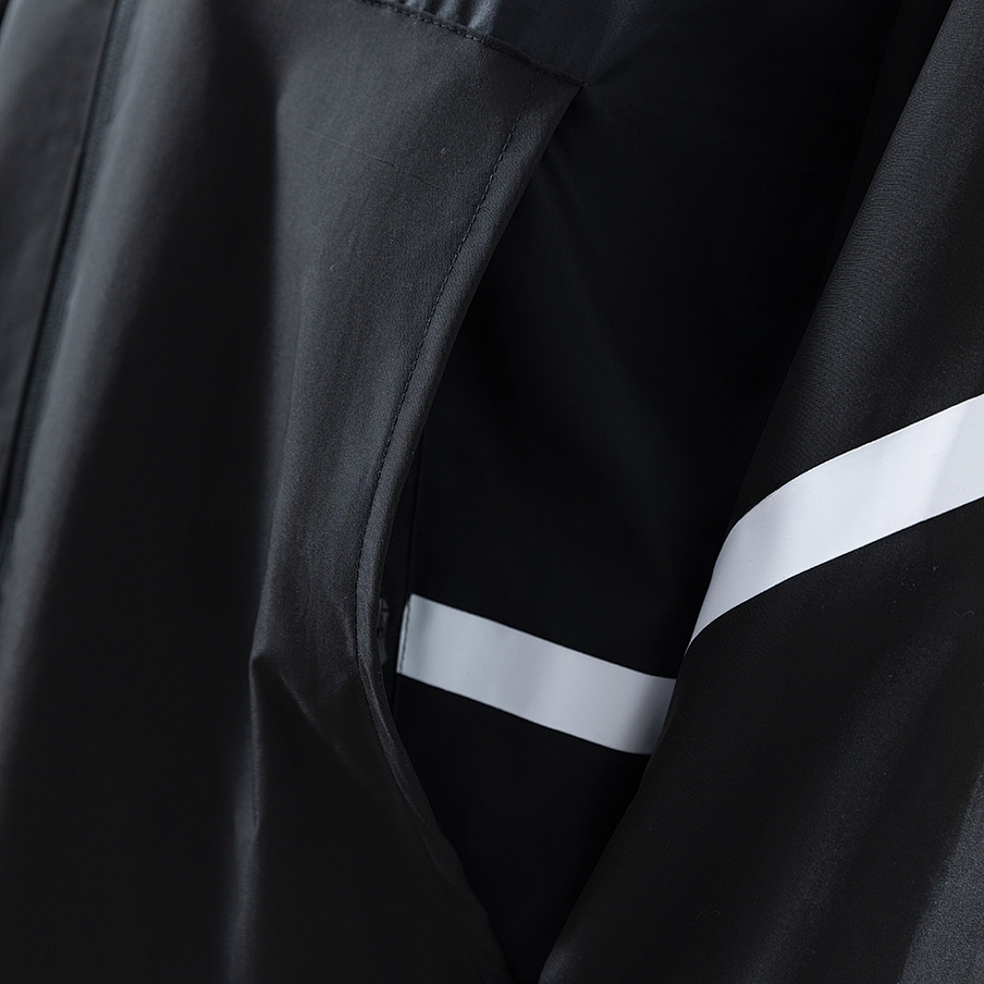 Real Madrid 25/26 Avengers Pre-Match Windbreaker – Black – Replica Football Soccer Jacket – S–3XL