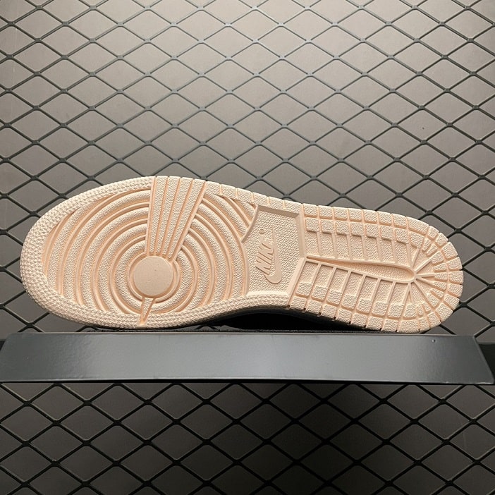 Air Jordan 1 Retro High Black Crimson Tint (GS)