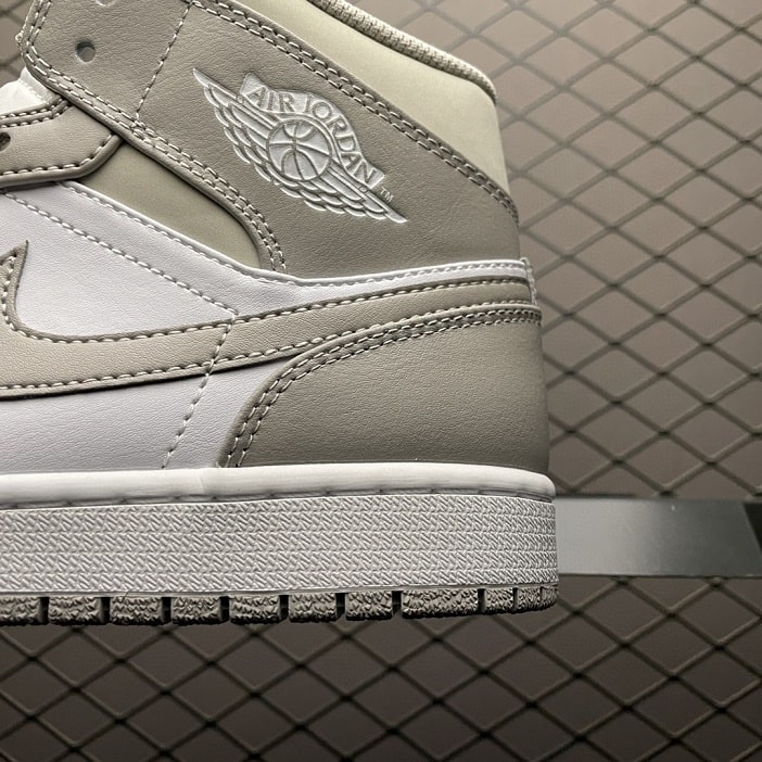 Air Jordan 1 Mid Linen