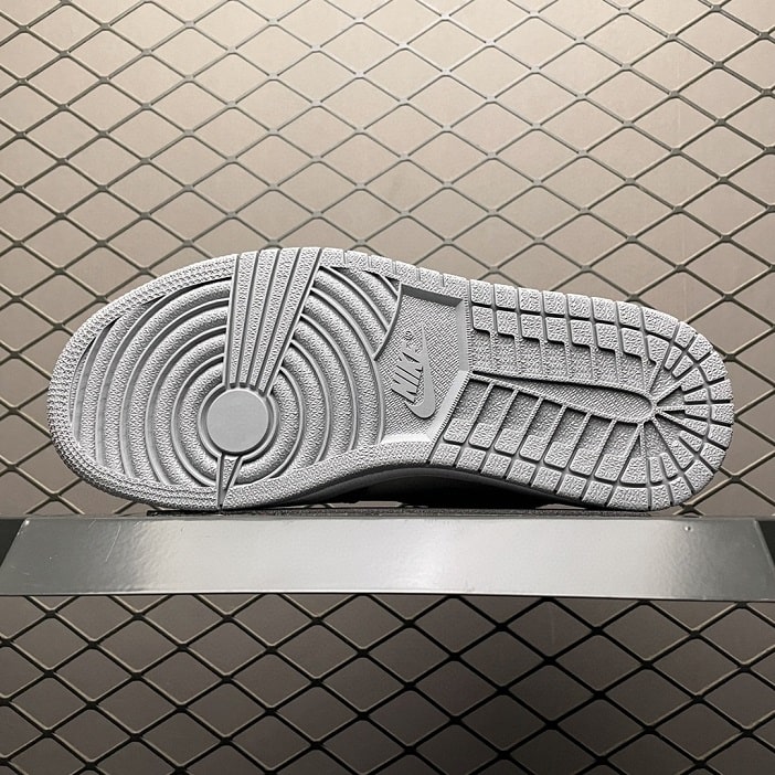 Air Jordan 1 MidStealth (W)