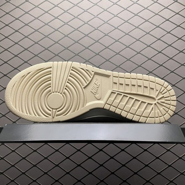 Dunk Low Phantom Metallic Gold (Women’s)