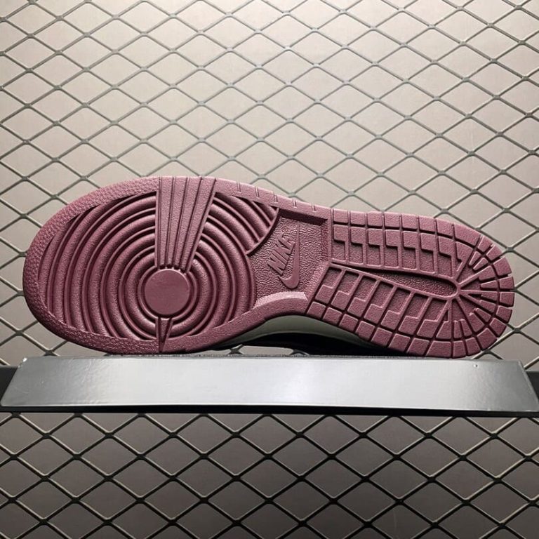 Dunk Low Retro PRM Valentine’s Day (2023)