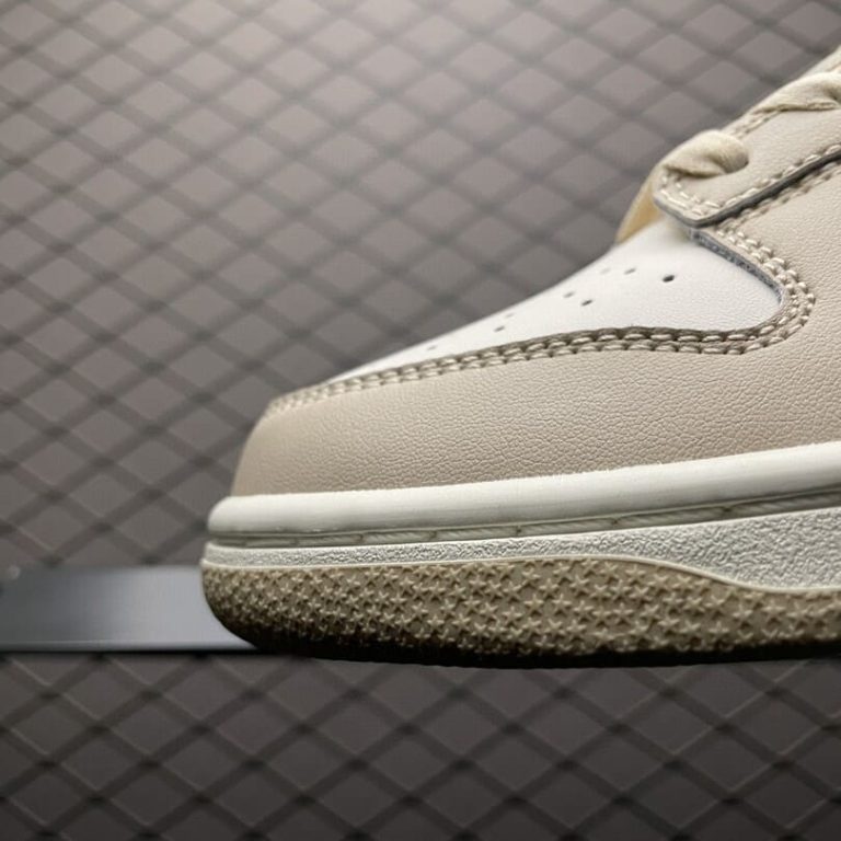 Dunk Low Phantom Metallic Gold (Women’s)