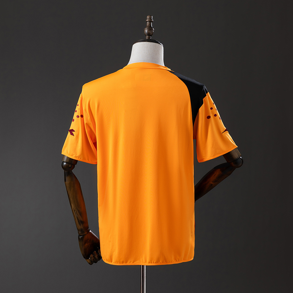 Roma 2005/06 Home Retro Jersey – Vintage Replica Football Soccer Shirt – S–XXL