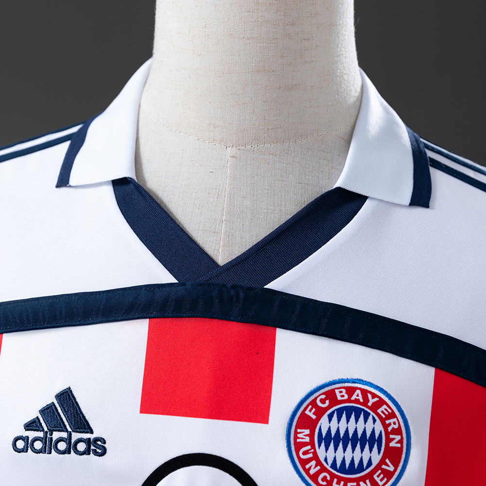 Bayern Munich 2000/02 Away Retro Jersey – Vintage Replica Football Soccer Shirt – Size S–XXL