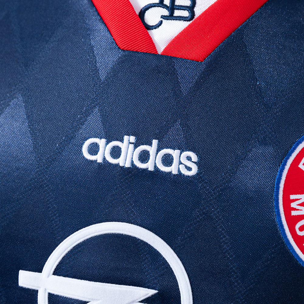 Bayern Munich 1997/99 Away Long Sleeve Retro Jersey – Vintage Replica Football Soccer Shirt – Size S–XXL