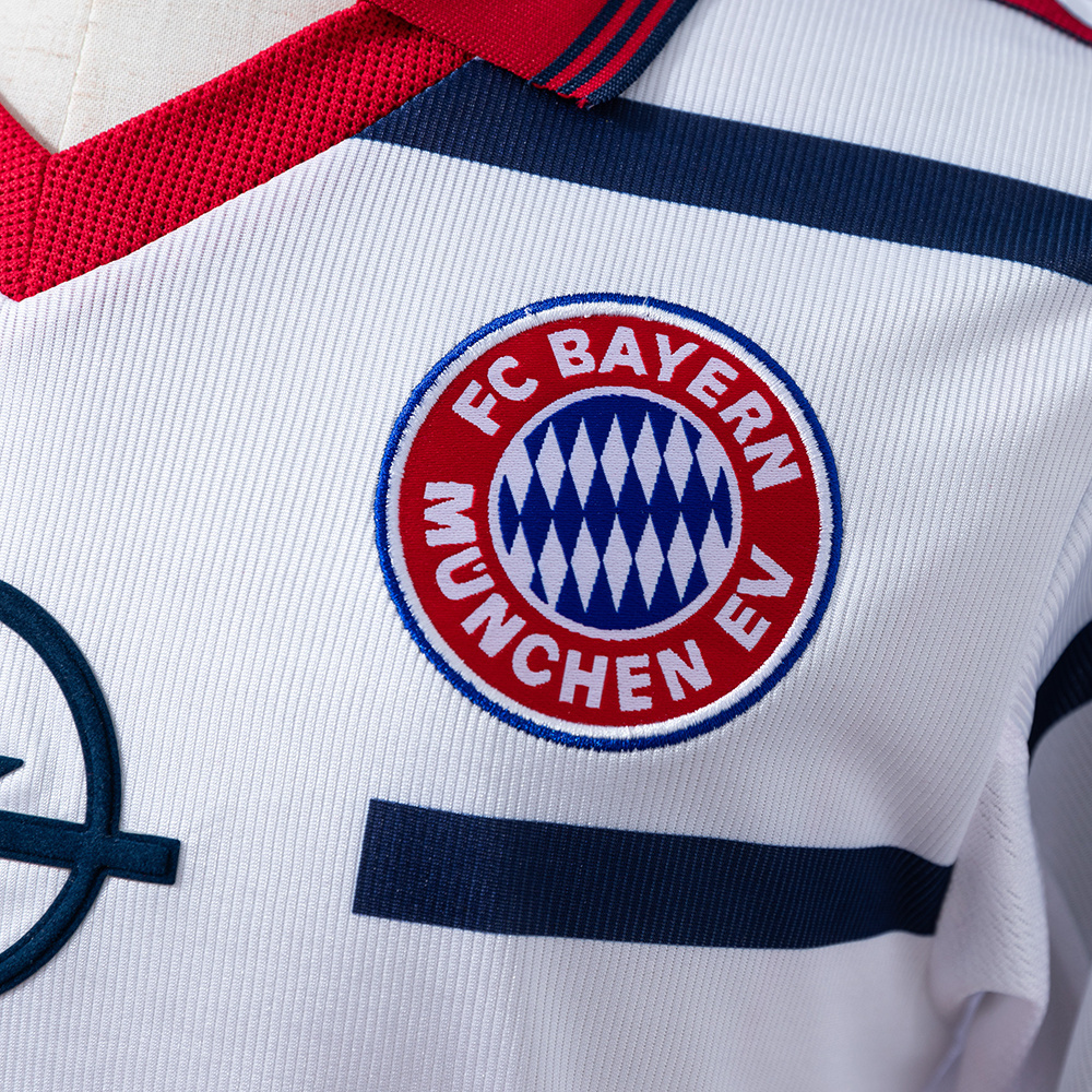 Bayern Munich 1998/00 Away Retro Jersey – Vintage Replica Football Soccer Shirt – Size S–XXL