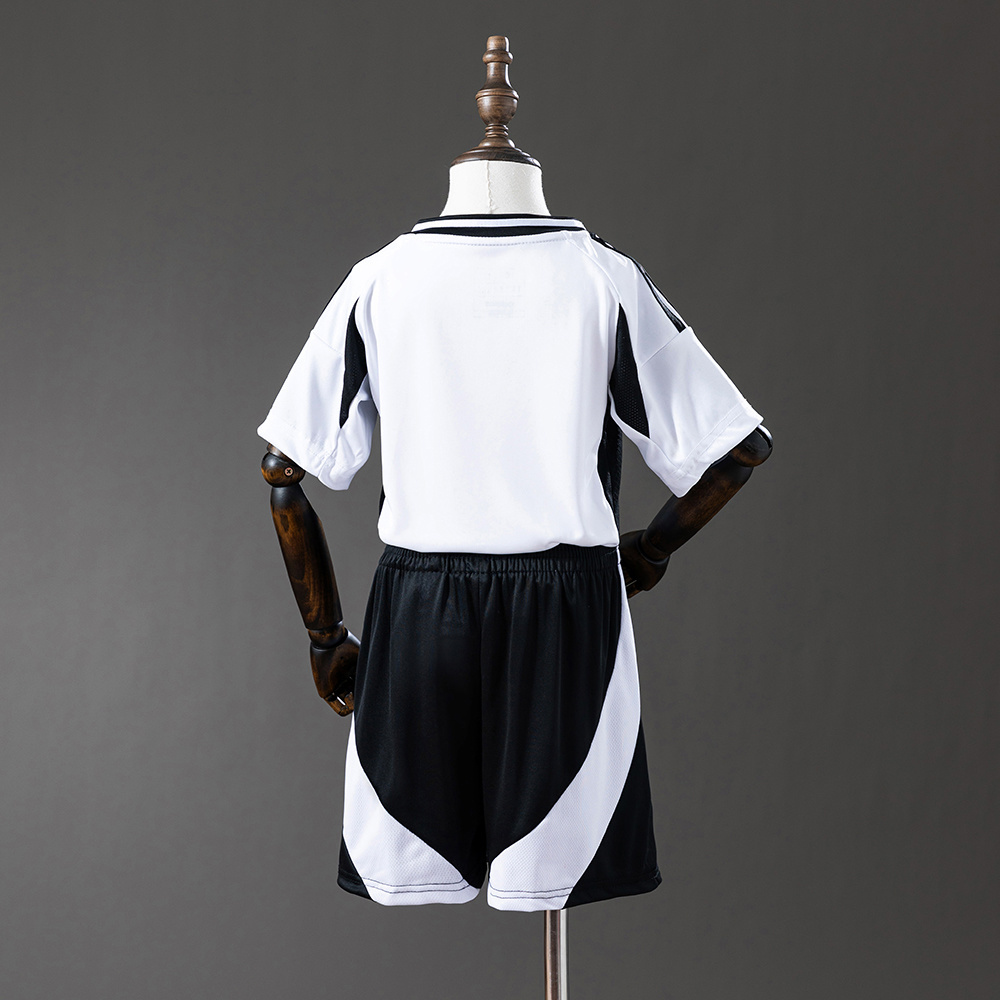 Juventus 24/25 Home Kids Kit Jersey – Replica Football Soccer Shirt – Size 16–28