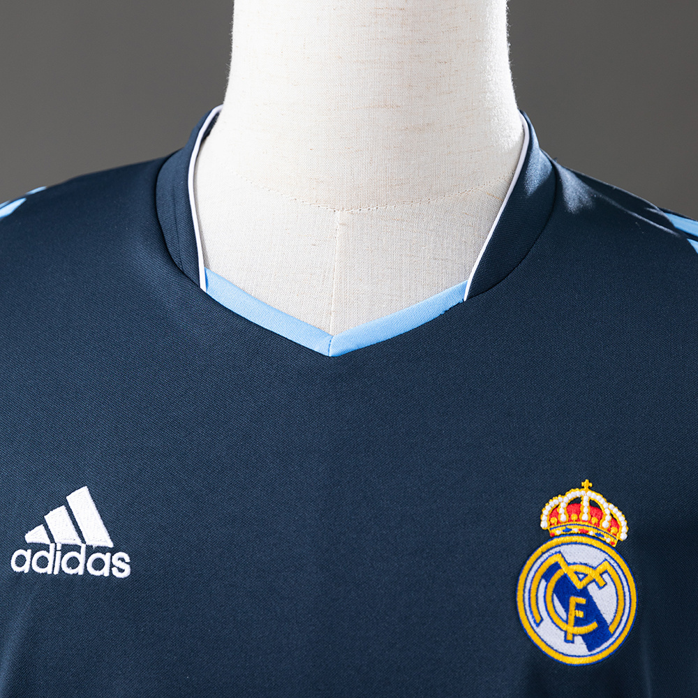 Real Madrid 2004/05 Away Retro Jersey – Vintage Replica Football Soccer Shirt – S–XXL