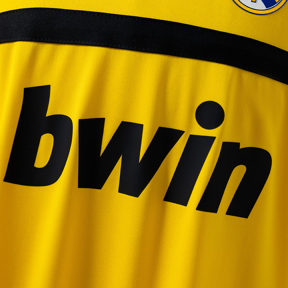 Real Madrid 2011/12 Yellow Goalkeeper Retro Jersey – Vintage Replica Football Soccer Shirt – S–XXL