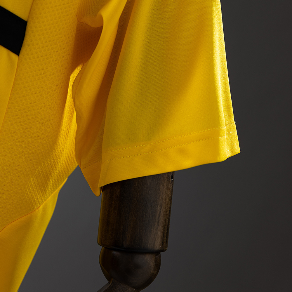 Real Madrid 2011/12 Yellow Goalkeeper Retro Jersey – Vintage Replica Football Soccer Shirt – S–XXL