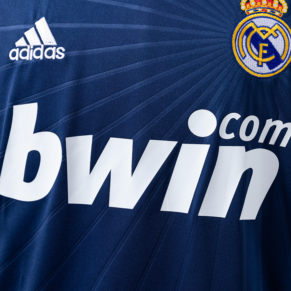 Real Madrid 2010/11 Away Retro Jersey – Vintage Replica Football Soccer Shirt – S–XXL