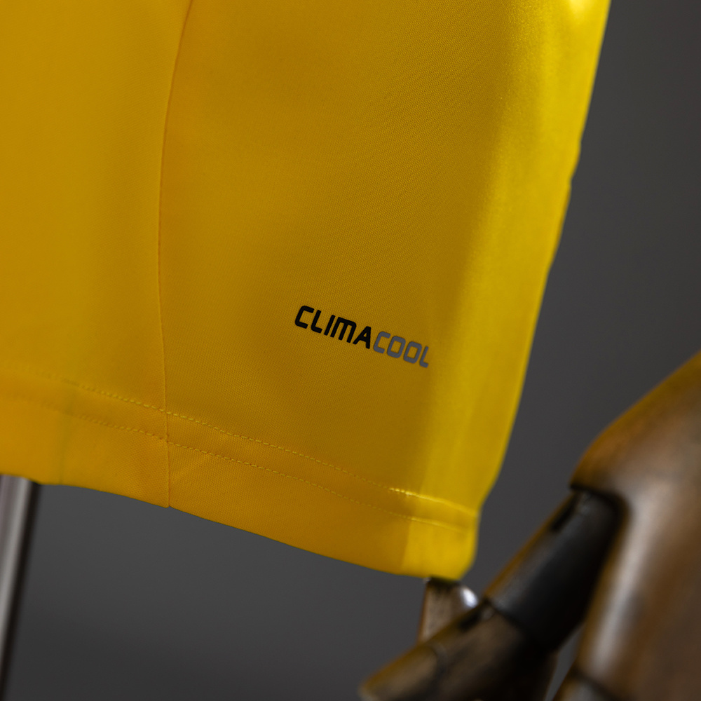 Real Madrid 2011/12 Yellow Goalkeeper Retro Jersey – Vintage Replica Football Soccer Shirt – S–XXL