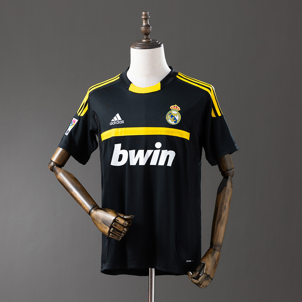 Real Madrid 2011/12 Goalkeeper Black Retro Jersey – Vintage Replica Football Soccer Shirt – S–XXL