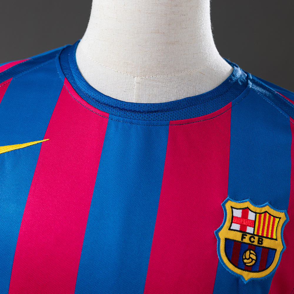 Barcelona 2005/06 Home Long Sleeve Retro Jersey – Vintage Replica Football Soccer Shirt – S–XXL