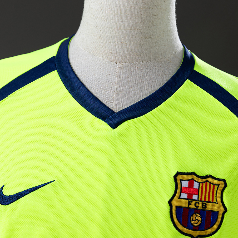 Barcelona 2005/06 Away Long Sleeve Retro Jersey – Vintage Replica Football Soccer Shirt – S–XXL