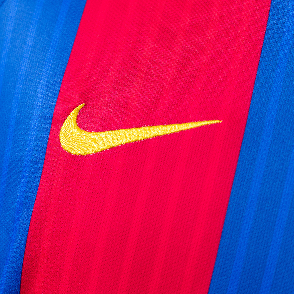 Vintage magliecalciorepliche • Barcelona 2016/17 home long-sleeve retro edition for collectors