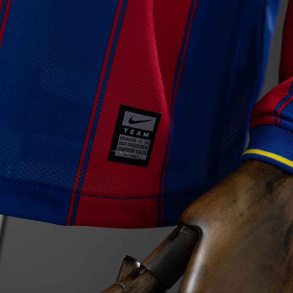 Barcelona 2009/10 Home Long Sleeve Retro Jersey – Vintage Replica Football Soccer Shirt – Size S–XXL