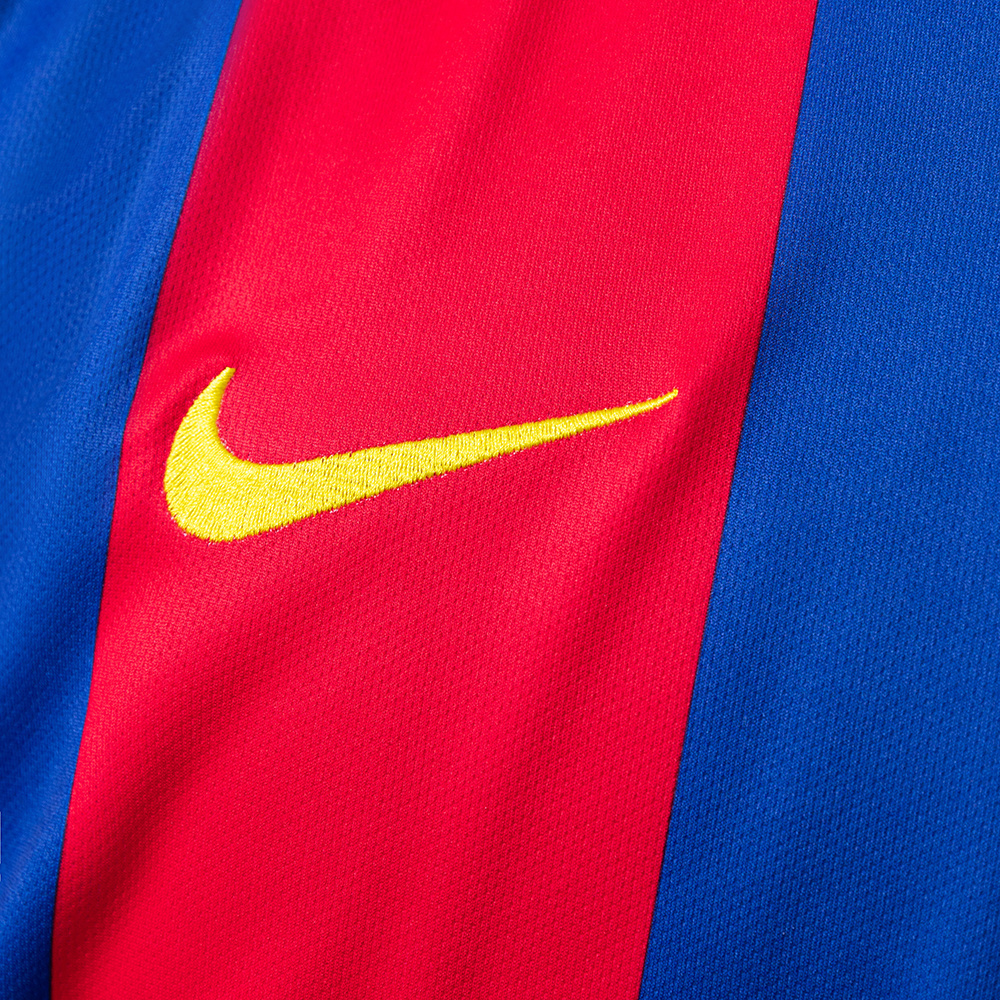 Barcelona 2004/05 Home Retro Jersey – Vintage Replica Football Soccer Shirt – Size S–XXL