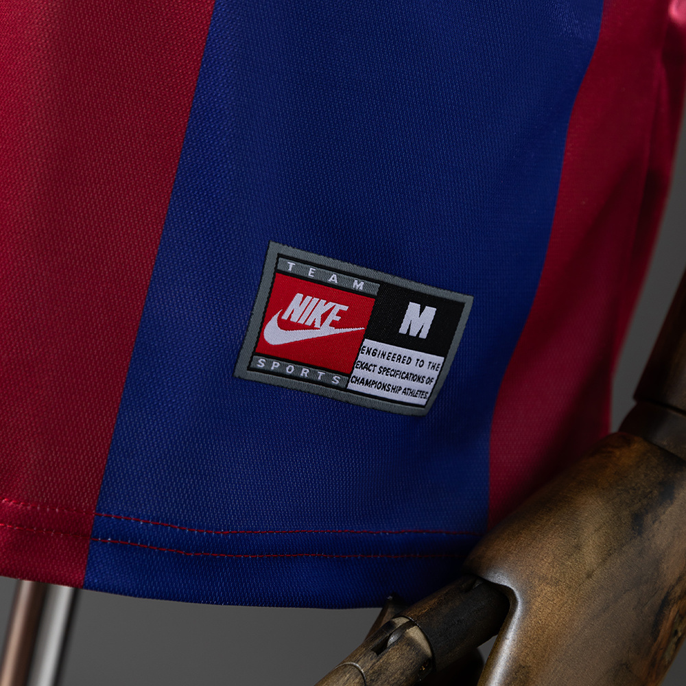 Barcelona 1998/99 Home Retro Jersey – Vintage Replica Football Soccer Shirt – Size S–XXL