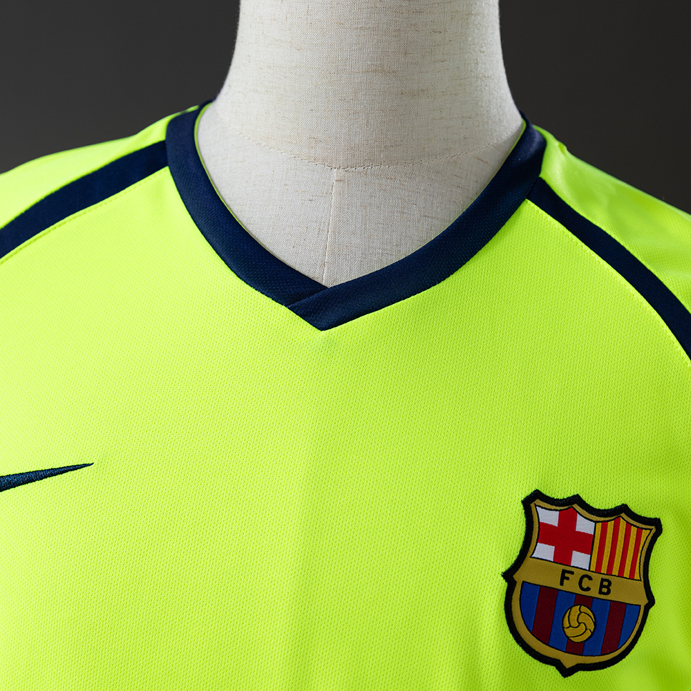 Barcelona 2005/06 Away Retro Jersey – Vintage Replica Football Soccer Shirt – Size S–XXL