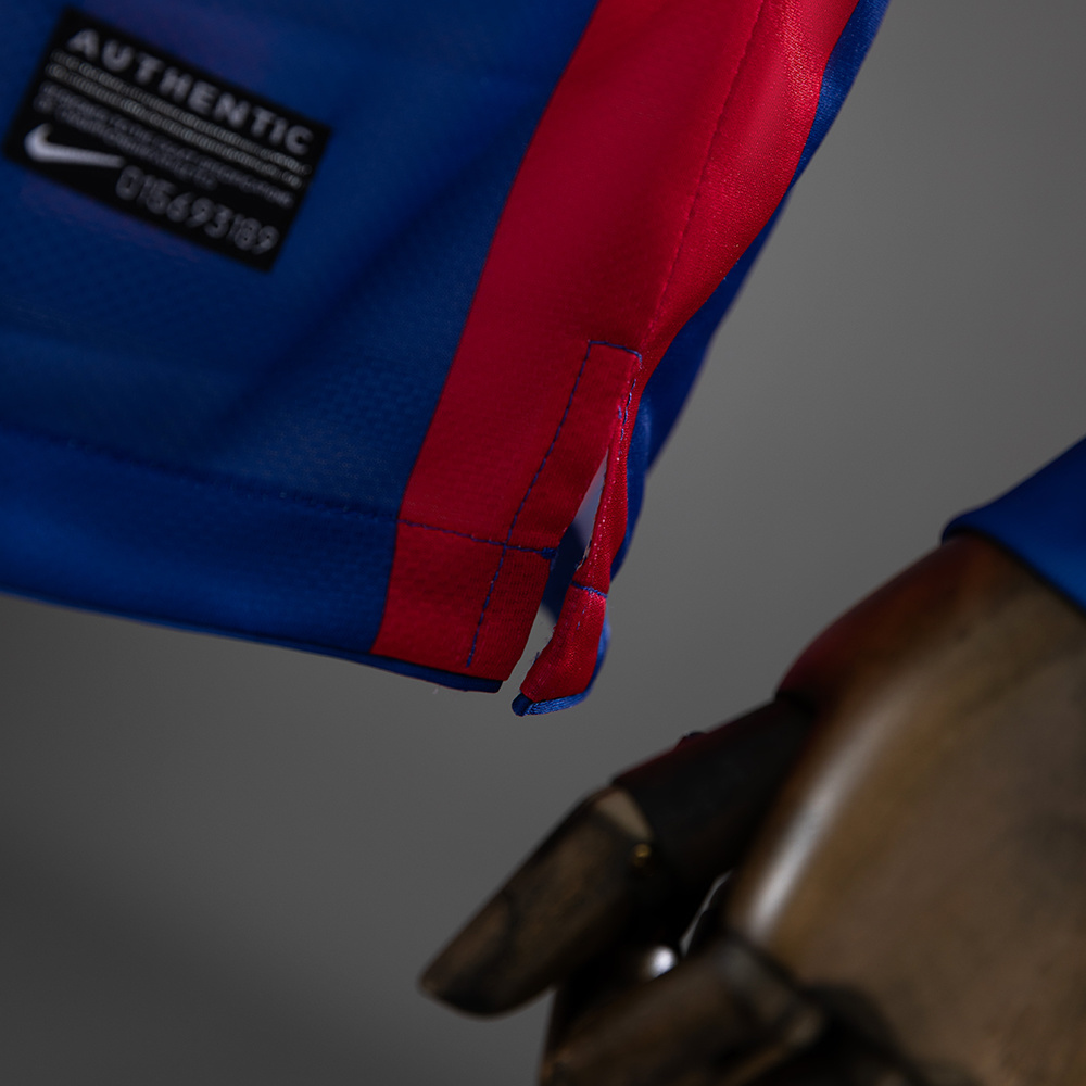 Barcelona 2010/11 Home Long Sleeve Retro Jersey – Vintage Replica Football Soccer Shirt – Size S–XXL