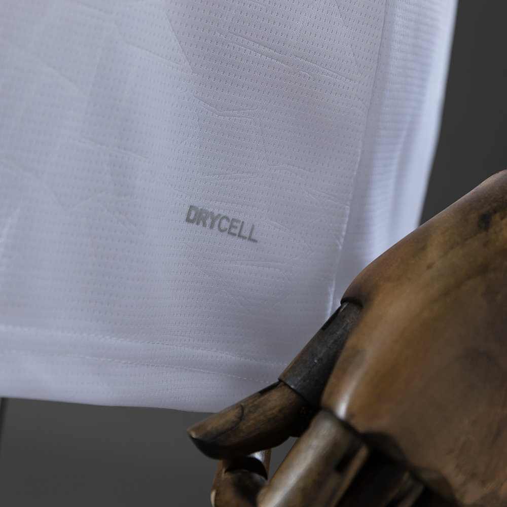 Valencia 25/26 Adult Home Jersey – Replica Football Soccer Shirt – Size S–4XL