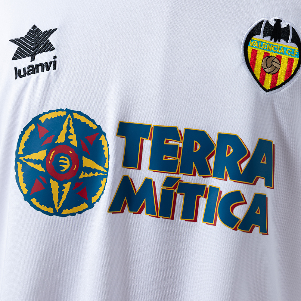 Valencia 1999/00 Home Retro Jersey – Vintage Replica Football Soccer Shirt – Size S–XXL