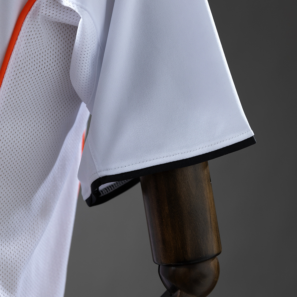 Valencia 2004/05 Home Retro Jersey – Vintage Replica Football Soccer Shirt – Size S–XXL