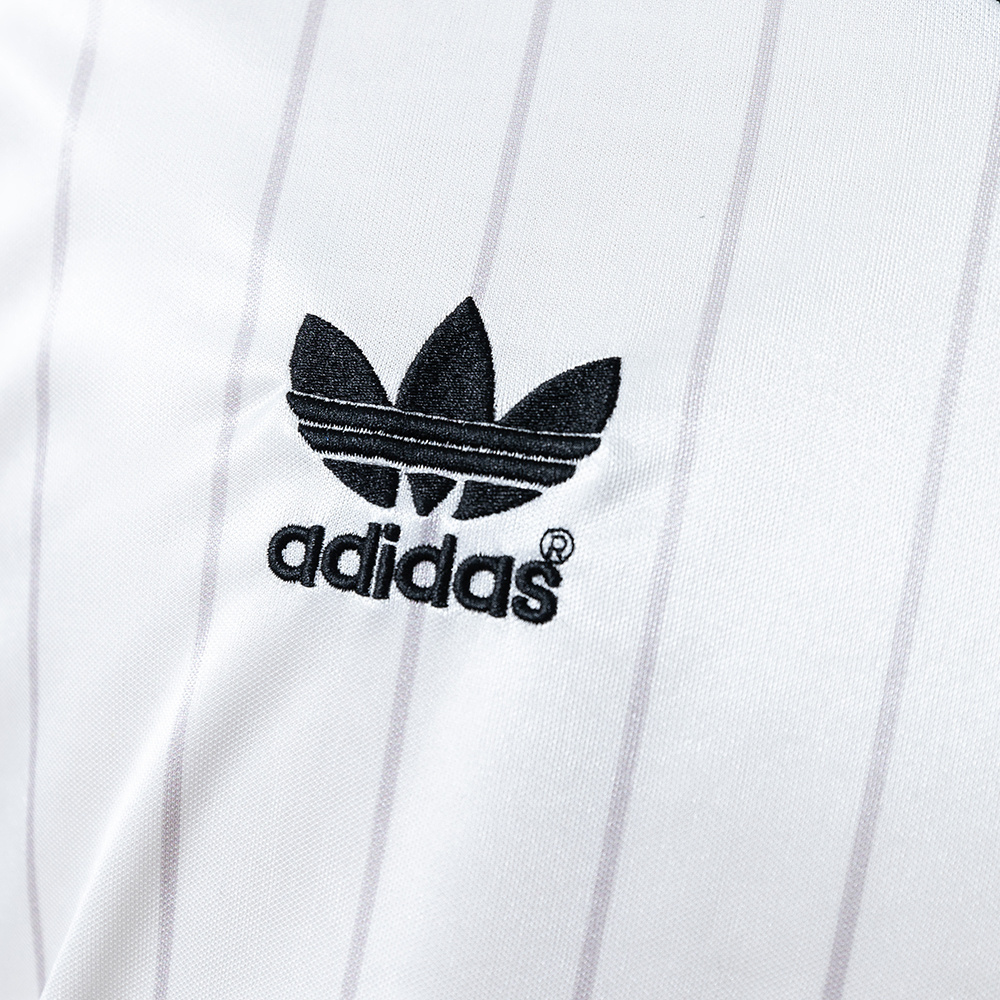 Manchester United 1983 Away Retro Jersey – Classic Replica Football Soccer Shirt – Size S–XXL