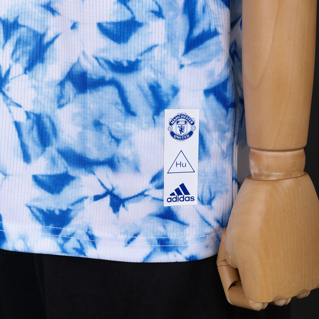 Manchester United 2020/21 Human Race Blue Retro Jersey – Classic Replica Football Soccer Shirt – Size S–XXL