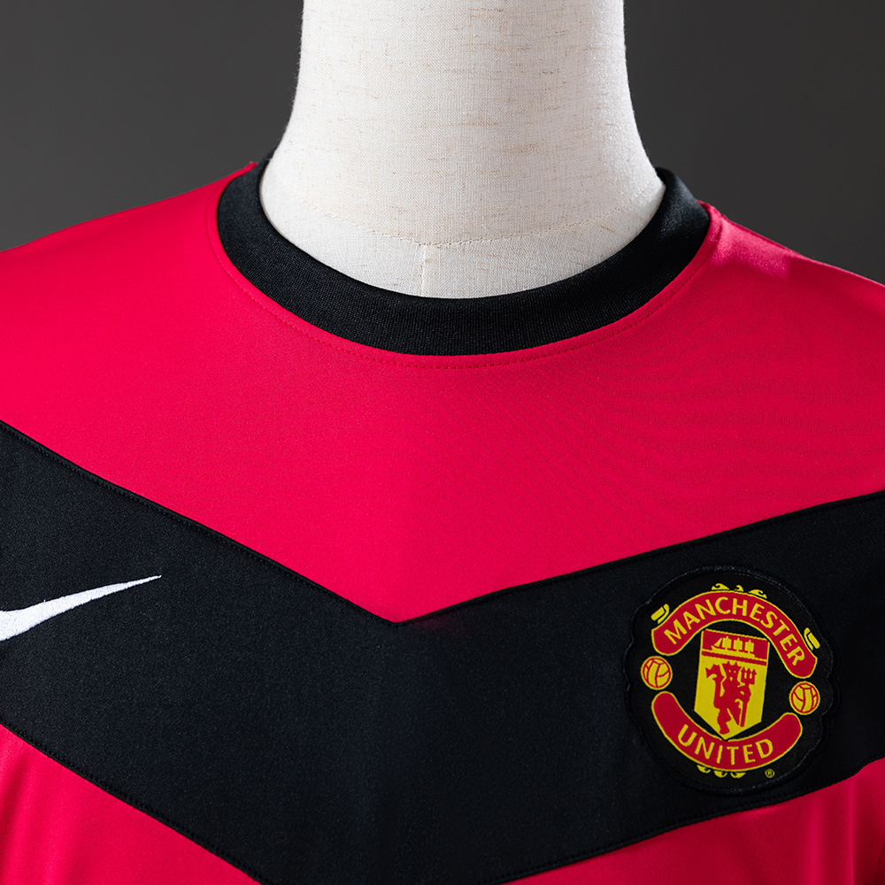Manchester United 2010 Home Retro Jersey – Classic Replica Football Soccer Shirt – Size S–XXL
