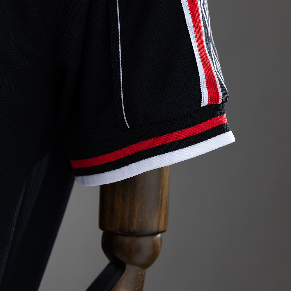 Manchester United 1998/99 Black Retro Jersey – Classic Replica Football Soccer Shirt – Size S–XXL