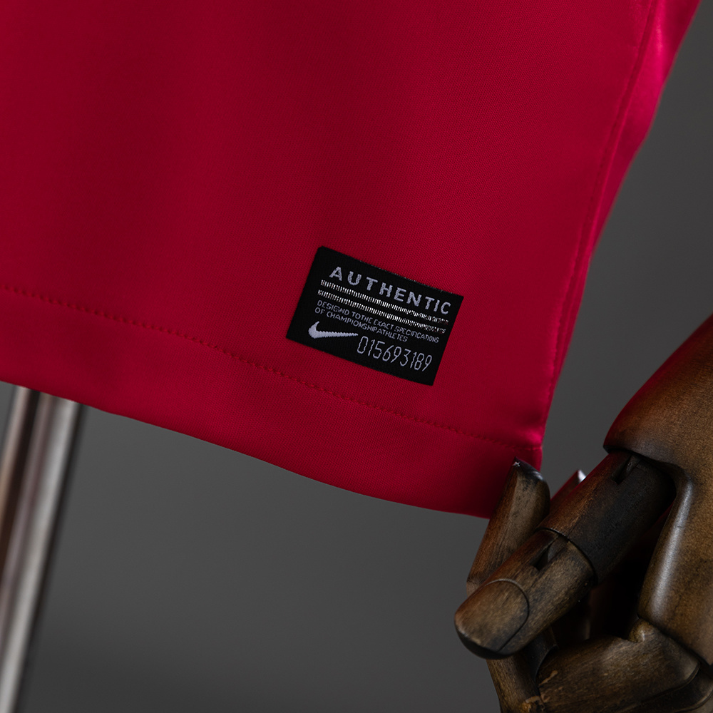 Manchester United 2010 Home Retro Jersey – Classic Replica Football Soccer Shirt – Size S–XXL