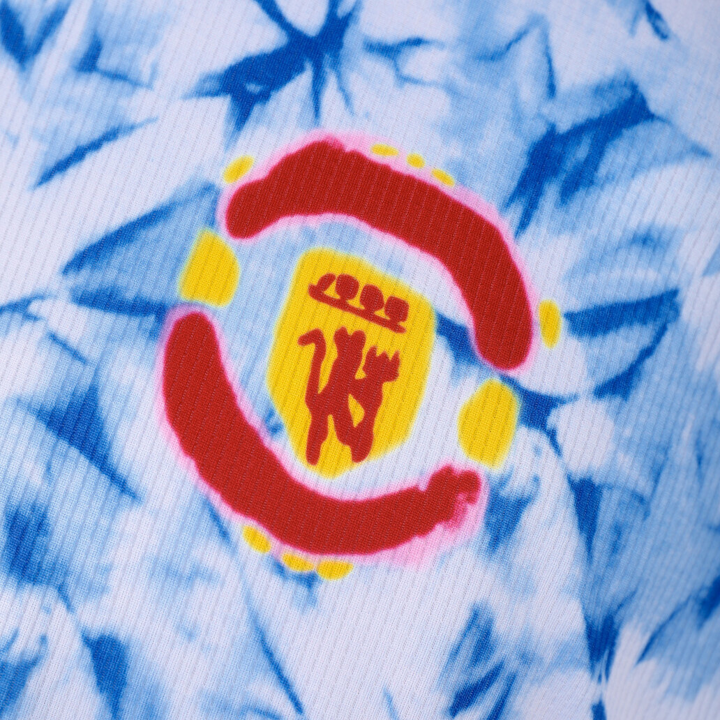 Manchester United 2020/21 Human Race Blue Retro Jersey – Classic Replica Football Soccer Shirt – Size S–XXL