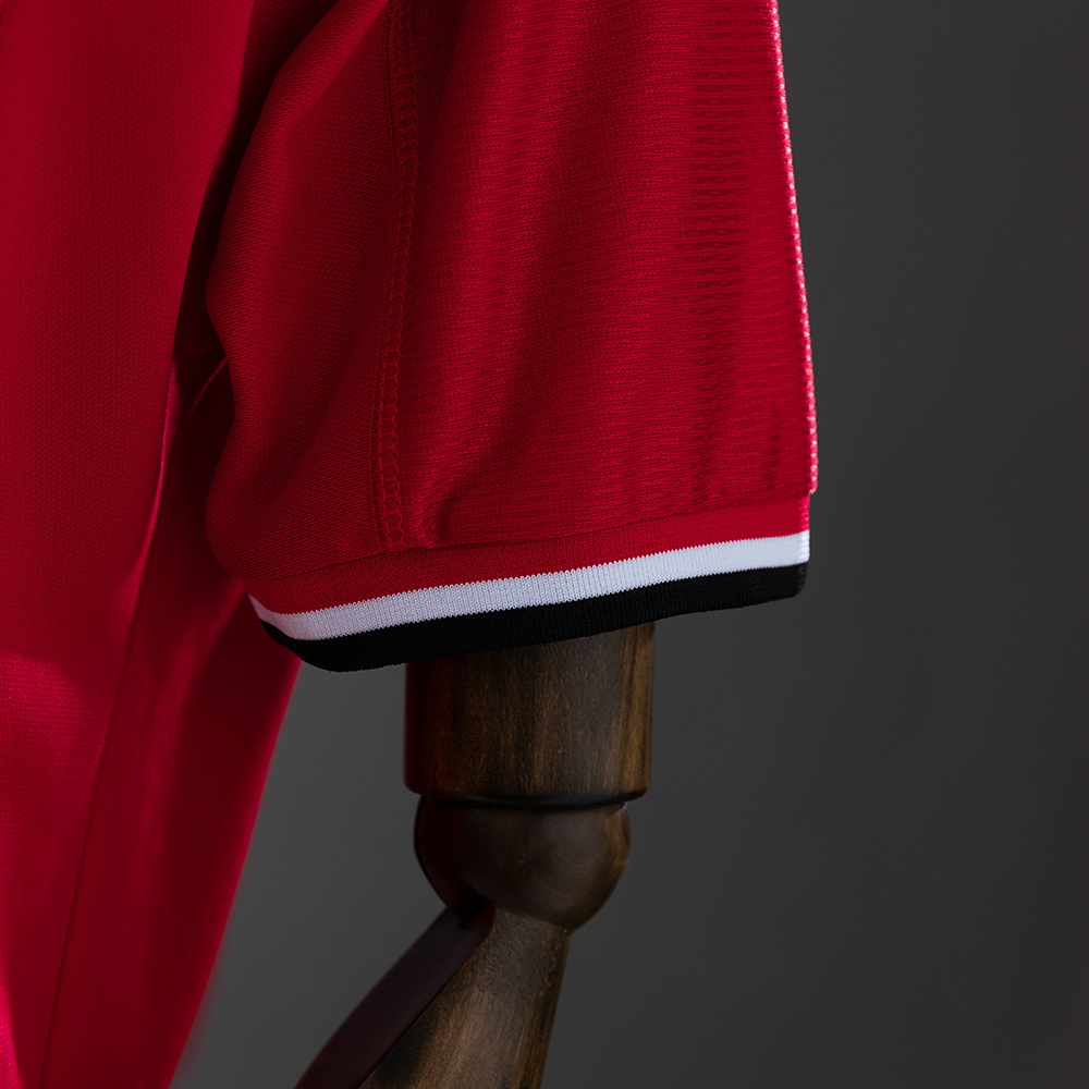 Manchester United 2000/02 Home Retro Jersey – Classic Replica Football Soccer Shirt – Size S–XXL