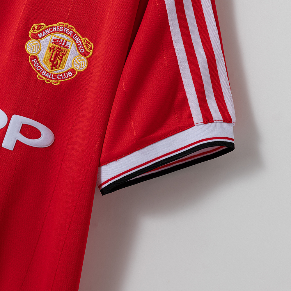 Manchester United 1984 Home Retro Jersey – Classic Replica Football Soccer Shirt – Size S–XXL