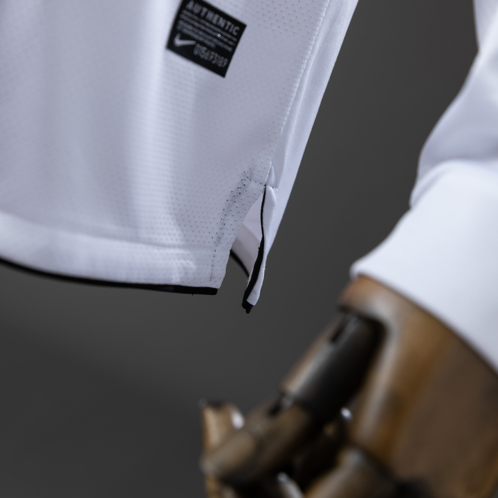 Manchester United 2010/11 Away Long Sleeve Retro Jersey – Classic Replica Football Soccer Shirt – Size S–XXL