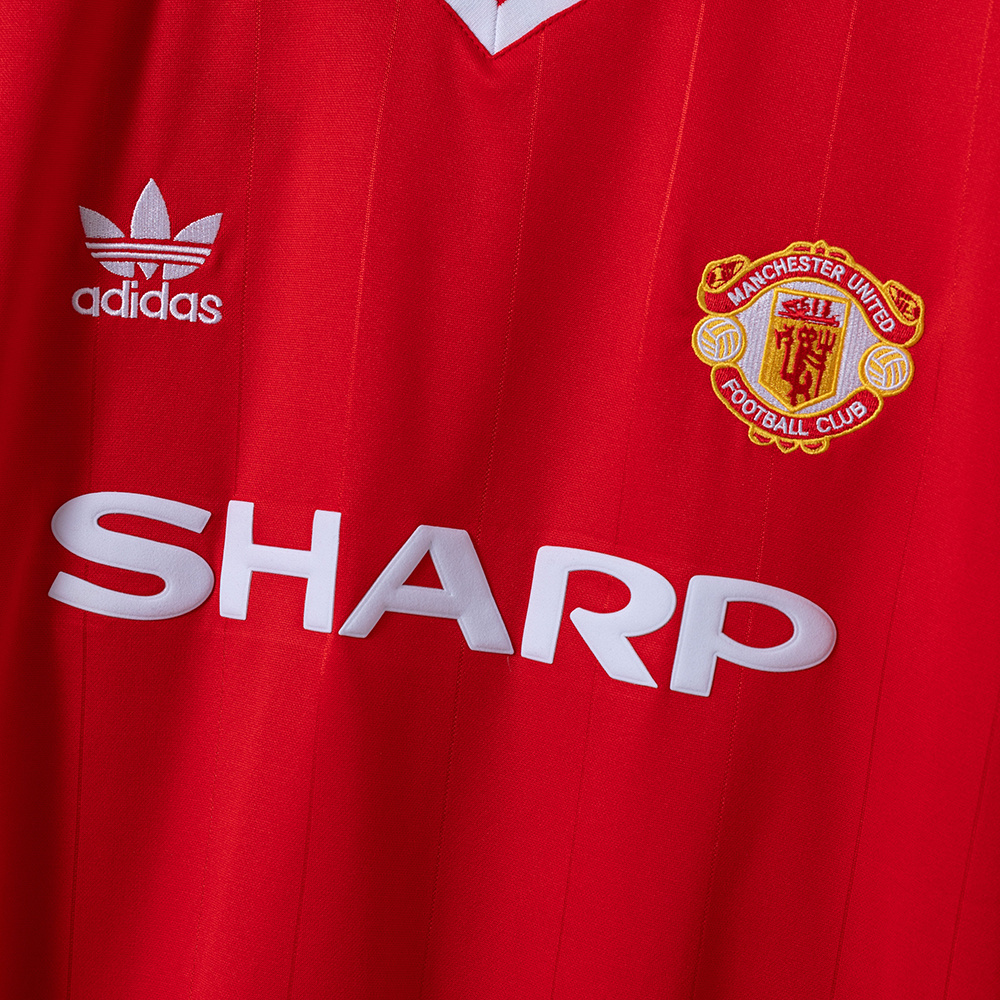 Manchester United 1984 Home Retro Jersey – Classic Replica Football Soccer Shirt – Size S–XXL