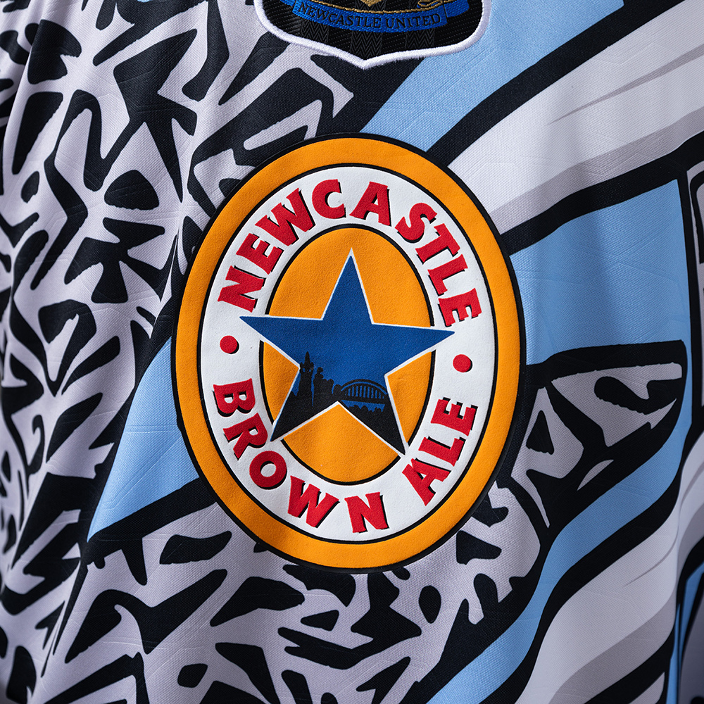 Newcastle United 1995/96 Goalkeeper Long Sleeve Retro Jersey – Classic Football Shirt – Size S–XXL