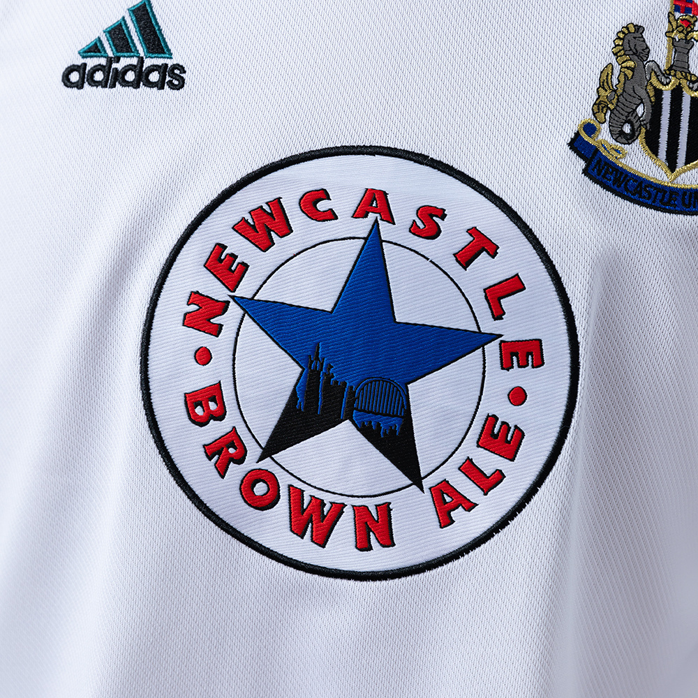 Newcastle United 1999/00 Away Retro Jersey – Classic Football Shirt – Size S–XXL