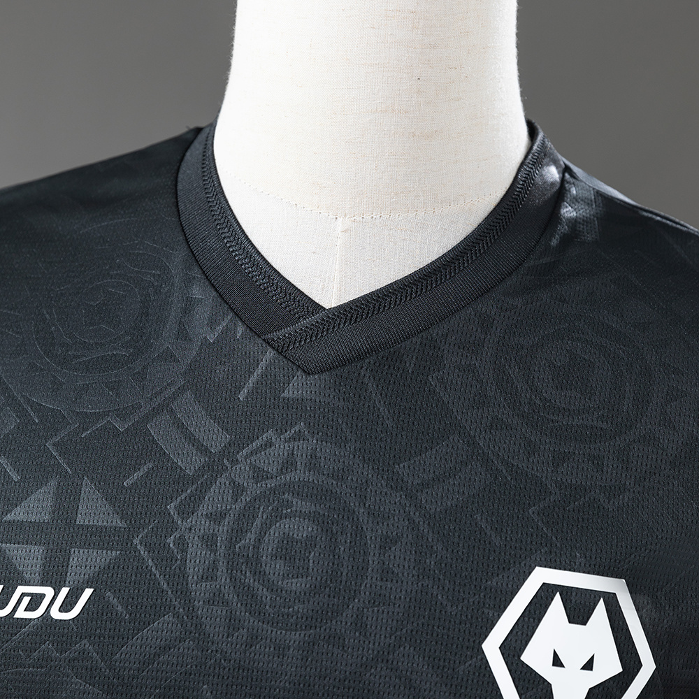 Wolves 25/26 Goalkeeper Jersey Black – Replica Football Soccer Shirt – Size S–4XL