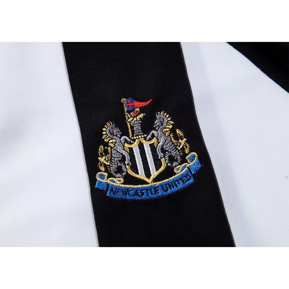 Newcastle United 2004/06 Home Retro Jersey – Classic Football Shirt – Size S–XXL