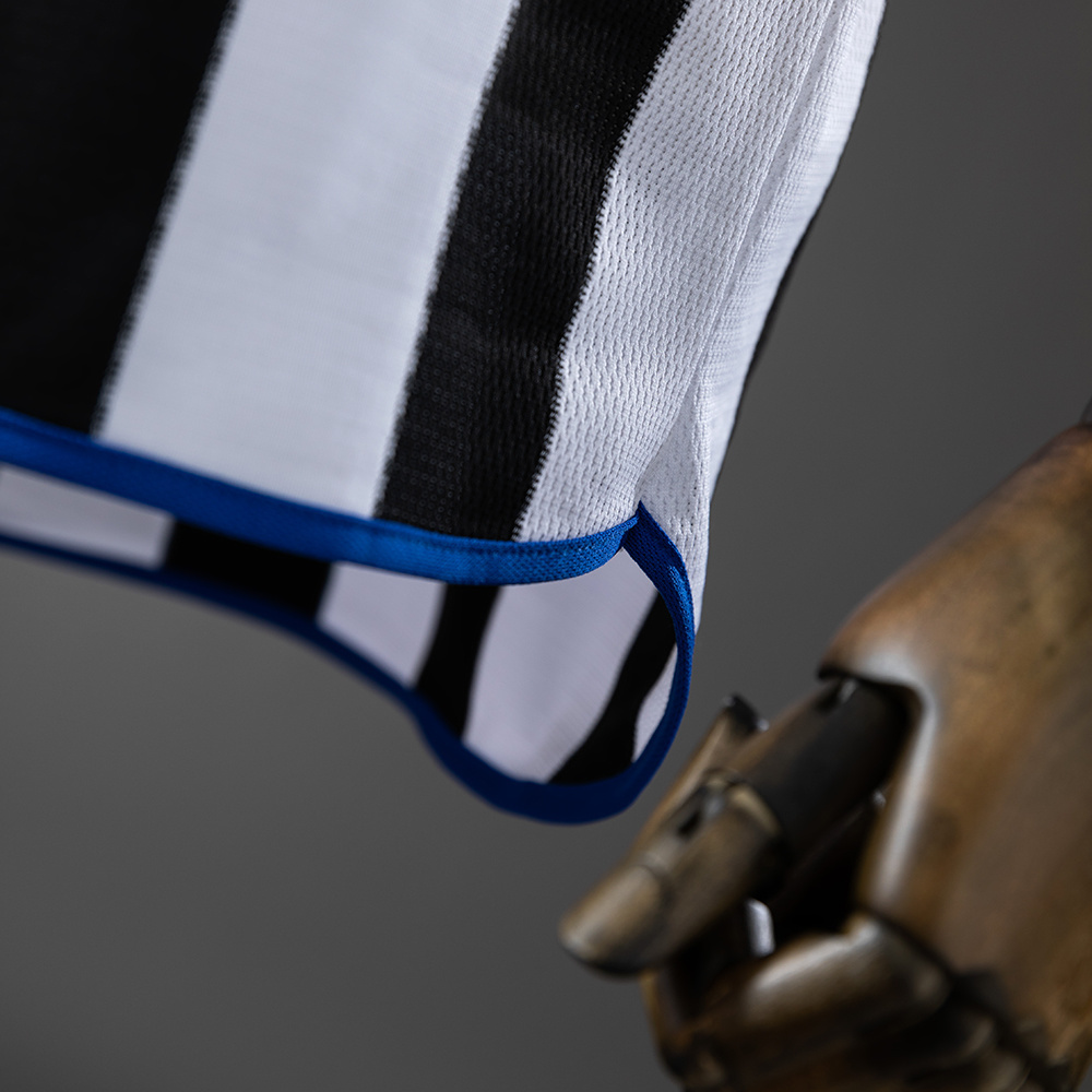 Newcastle United 1999/00 Home Retro Shirt – Classic Football Shirt – Size S–XXL