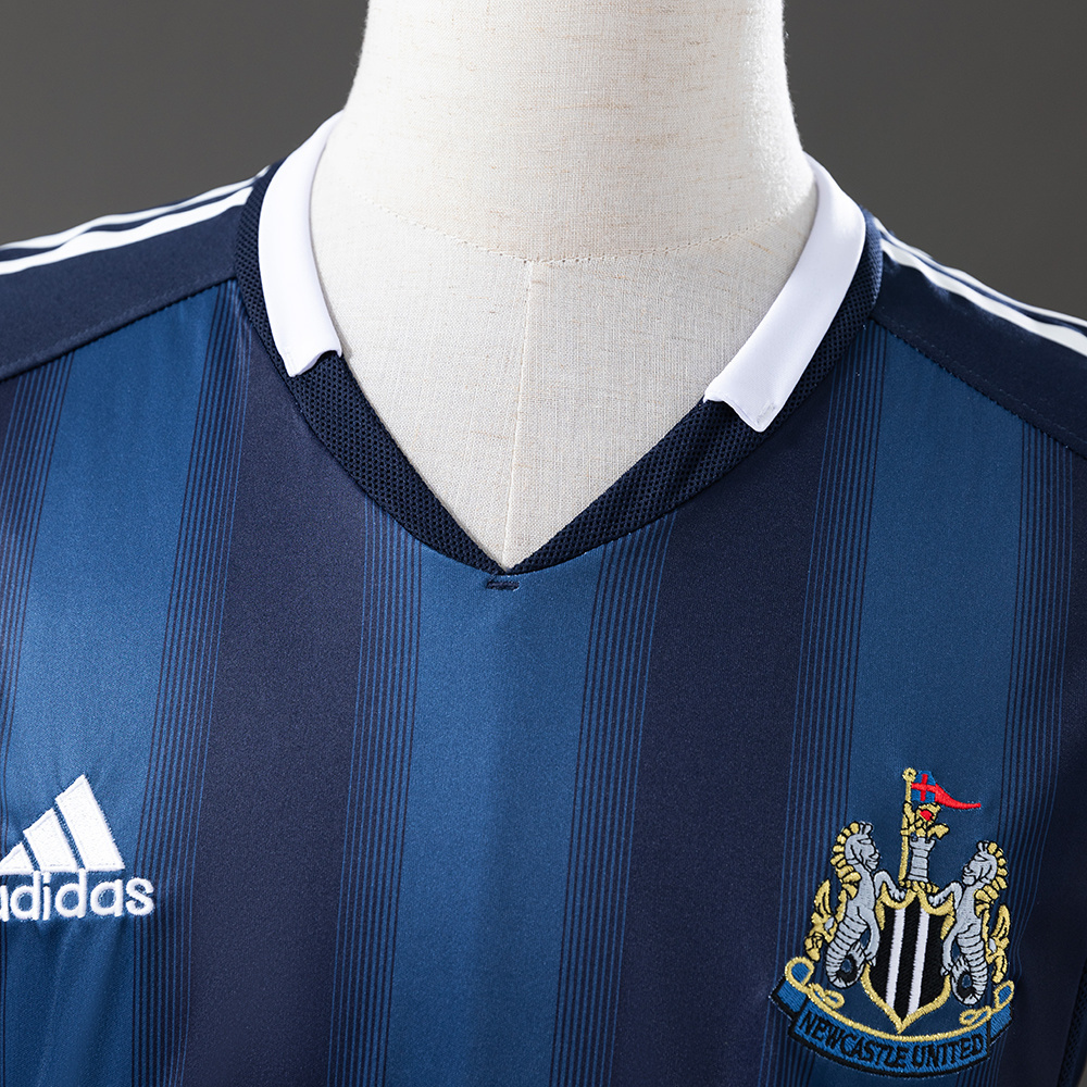 Newcastle United 2004/05 Away Retro Jersey – Classic Football Shirt – Size S–XXL